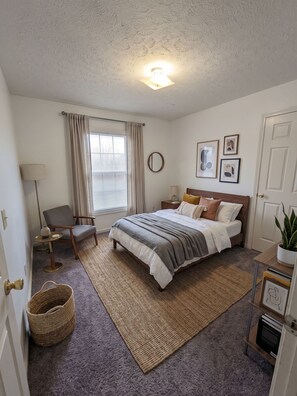 Unclassified image, 2 of 9, button - Spacious 4-bedroom Apartment in Heart of Morgantown (Morgantown)