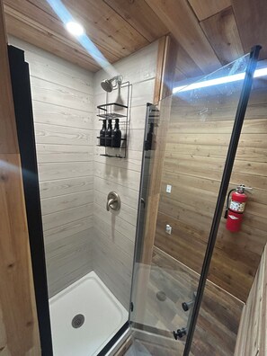 Bathroom - Cozy rustic studio near Reelfoot Lake (Troy)