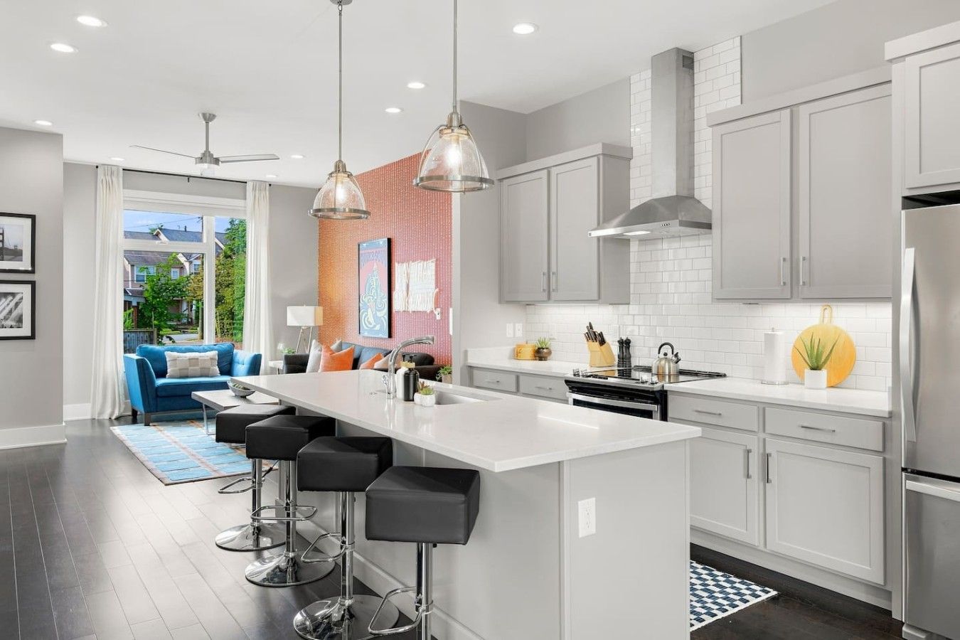 Fully-equipped chef`s kitchen with high-end appliances and everything you might need to enjoy a meal at home. Seating for four at the kitchen island.
