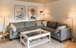 Living Room - 3 bedroom beautiful home in Gilleleje (Gilleleje)