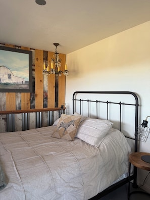 Room - The Atrium- Templeton Ranch Retreat - Private Patio - Farm Animals- Wine Country (Templeton)