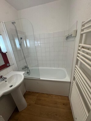 Unclassified image, 5 of 8, button - Vrbo Property (Val Thorens)