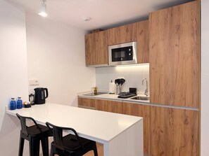 Private kitchen - w* | Airy 1BR w/ Balcony in Central Madrid (Madrid)