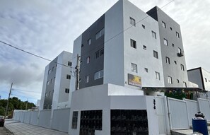 Exterior - Fully furnished apartment near the south beach of João Pessoa. (João Pessoa)