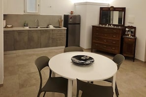 Dining - "La Lammia Suite Matera" — 250 meters from the Sassi and no stairs upon arrival!!!! (Matera)