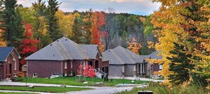 Exterior - Elegant Retreat in Oro 5 min to Ski Resorts & Trails.  Between  Barrie & Orillia (Oro-Medonte)