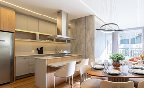 Dining - Apt. w/ Fireplace, City View & Garage Cun0102 (Gramado)