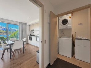 Convenient in-unit laundry with washer and dryer - Private Genuine Lakefront Suite, Queenstown (Queenstown)