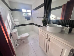 Bathroom - Spacious 3-bedroom penthouse in serene Punta Cana with AC (Punta Cana)