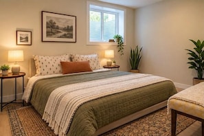 Room - Central Calgary 2 bedroom 1 bath Basement Suite with kitchen and living room. (Calgary)