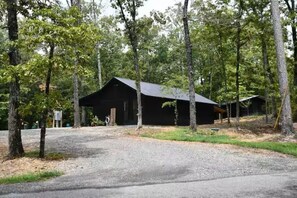 Exterior - The Sturgis Place - Custom Built Cabin (Mount Ida)