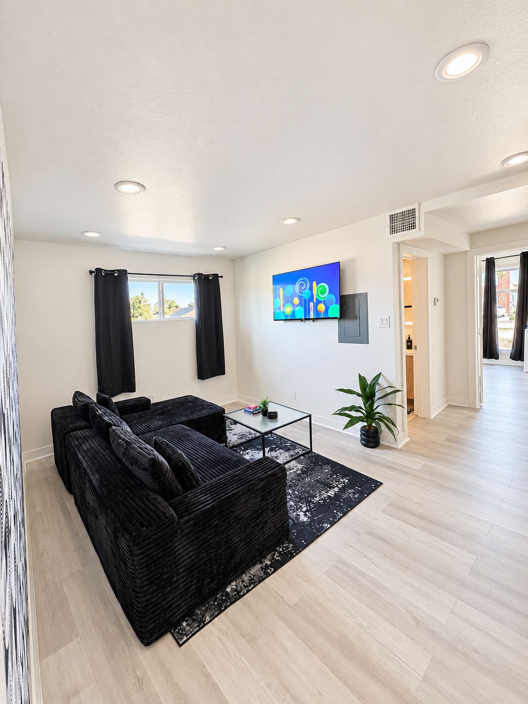 Romantic Cozy Getaway Minutes from Fair Park + Deep Ellum