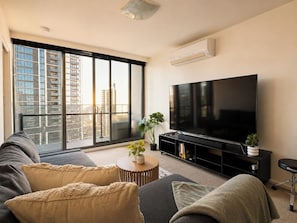 Living area - Executive Southbank Retreat Views,Gym & Workspace (Southbank)