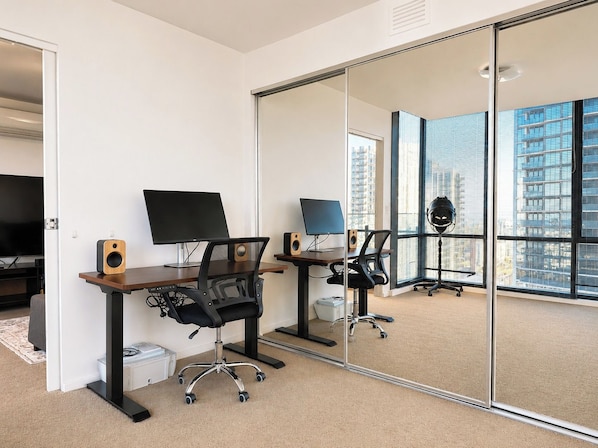 Business centre - Executive Southbank Retreat Views,Gym & Workspace (Southbank)