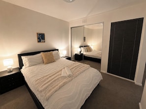 Room - Executive Southbank Retreat Views,Gym & Workspace (Southbank)