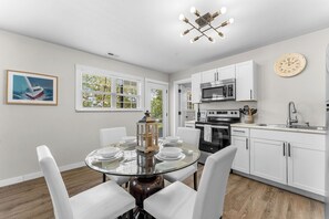Private kitchen - Table Rock Lakefront Home Near Port of Kimberling_Free Attraction Tickets_Firepit (Kimberling City)