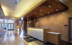 Lobby - Landing | Incredible 1BD, Gym, Rooftop Lounge (Los Angeles)