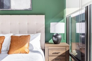 Room - Landing | Chic Studio in Hollywood (Los Angeles)