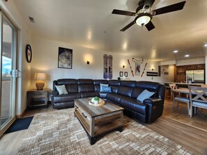 Living area - Black Diamond Lakeview Retreat, Ski In/Out + Hot Tub (Brian Head)