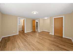 Interior - Charming 3-bedroom house in serene Lake Oswego with AC (Lake Oswego)