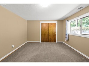 Interior - Charming 3-bedroom house in serene Lake Oswego with AC (Lake Oswego)