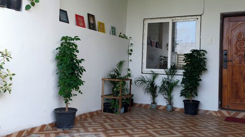 SoulStay Private 2BHK • Parking • Wi-Fi • Kitchen