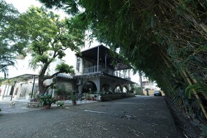 Exterior - Hotel Gayatri Dham Near Prem Mandir (Dehradun)