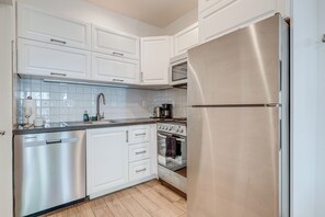 Kitchen | Cooking Basics - Sunset Strolls & Seaside Fun: Santa Monica Condo! (Santa Monica)