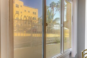 Beach Views - Extended Beach Escape: Santa Monica Studio! (Santa Monica)
