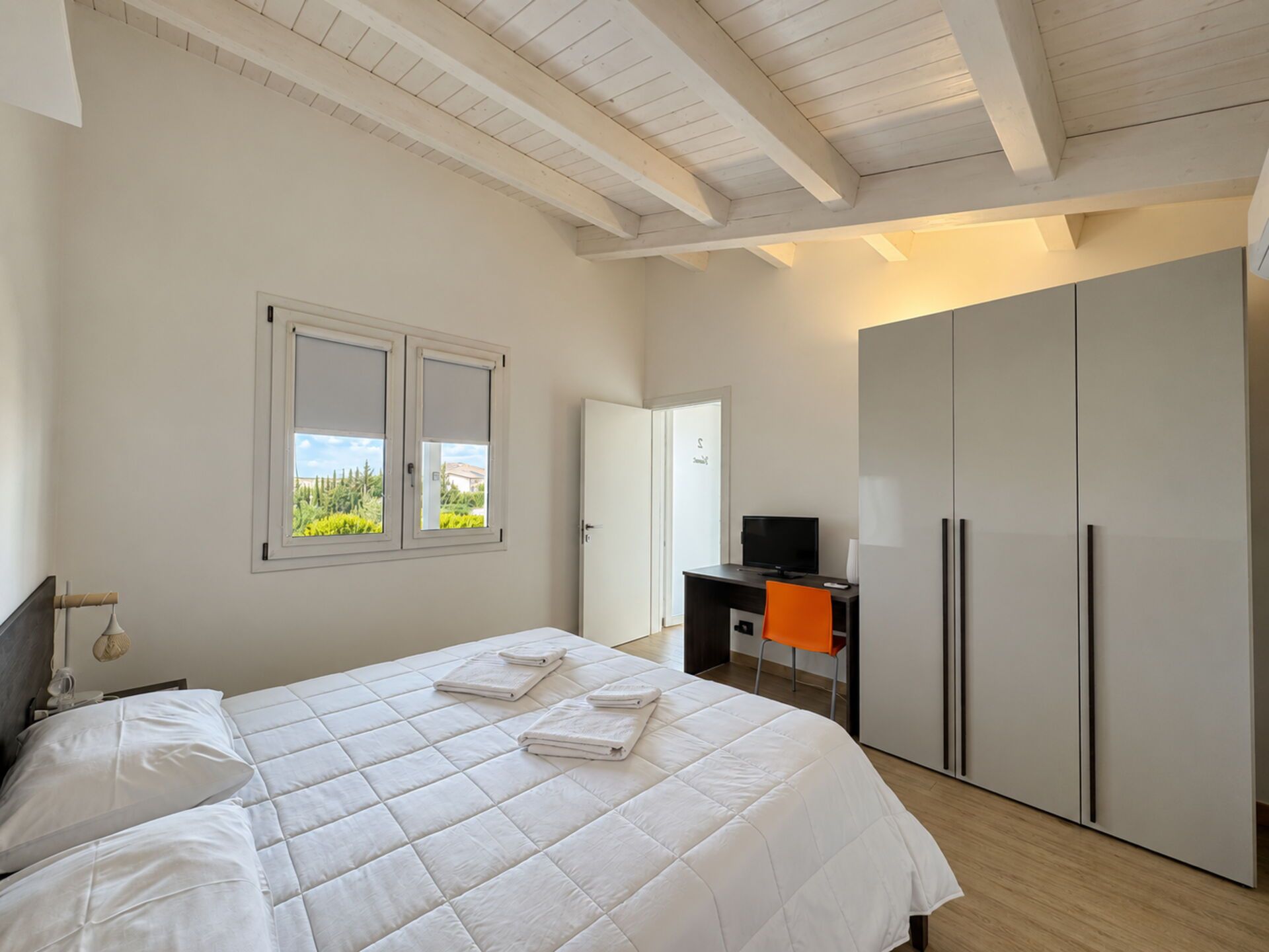 Autumn, Bedroom, Spring, Summer