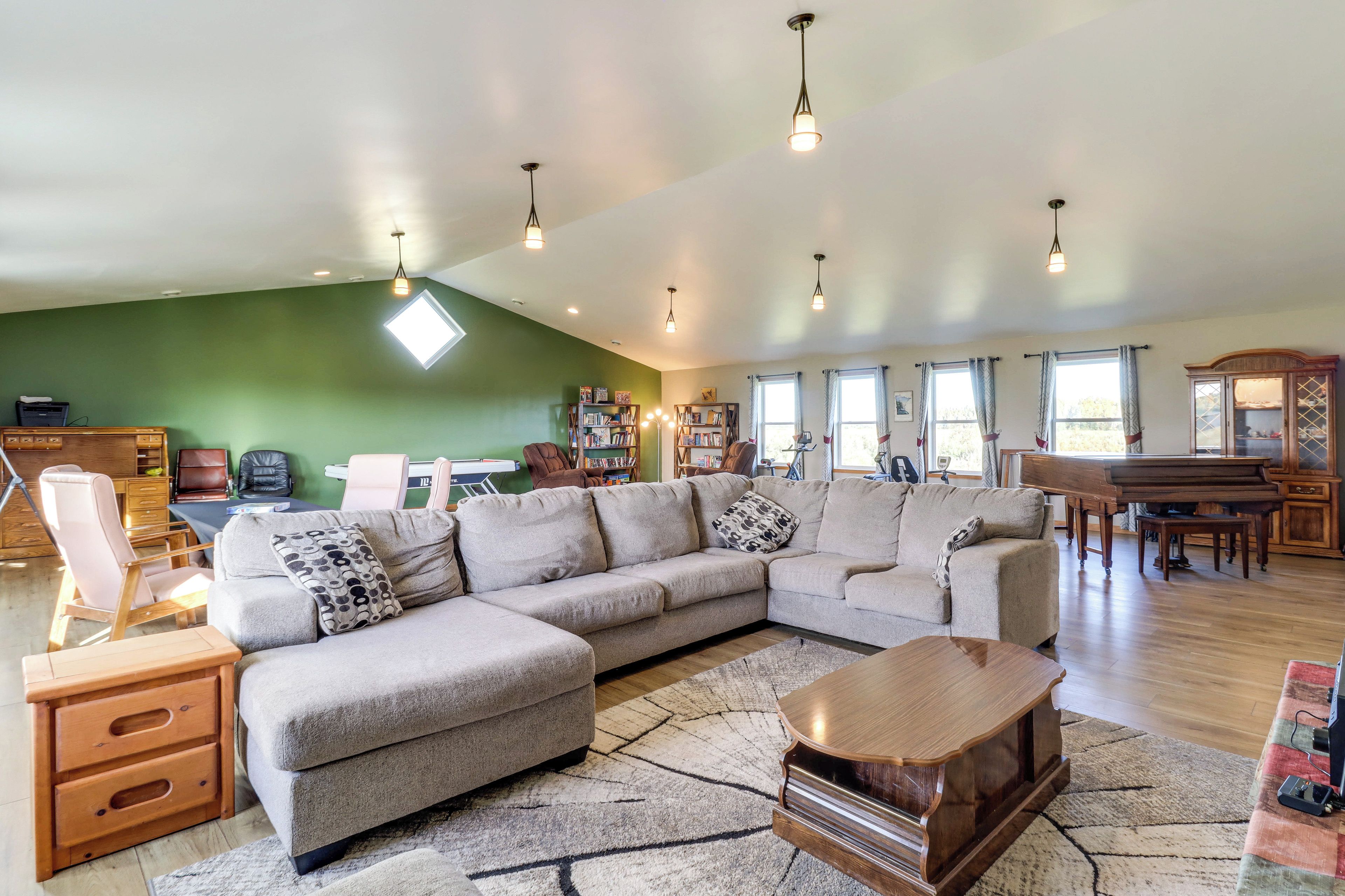 Roosevelt Vacation Rental | 5BR | 3BA | 4,000 Sq Ft