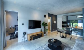 Living area - Amywealth Luxury Apartment (Johannesburg)