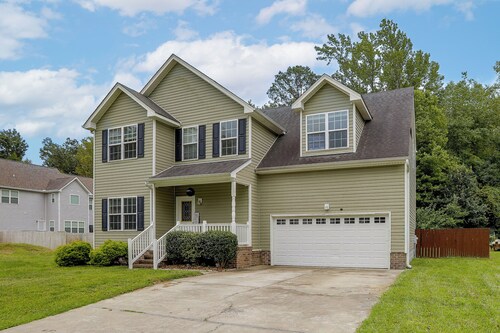Hike, Beach & Explore! Family Home in Chesapeake
