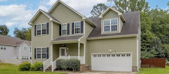 Hike, Beach & Explore! Family Home in Chesapeake