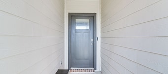 Modern Fresno Home w/ Yard: Near Parks & Shopping