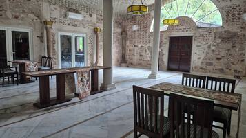 Tempat makan
