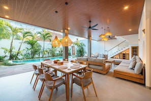 Khu ẩm thực ngoài trời