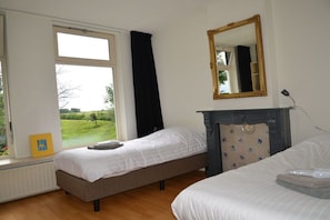 Untagged - Holiday home with 5 bedrooms (Warten (Grou))
