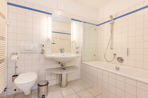 Bathroom - Vrbo Property (Heringsdorf (Seebad))