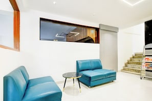 Lobby - Townhouse Aarav Business Hotel  (Hyderabad)