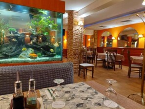 Dining - Eleganza Family Hotel (Sofia)