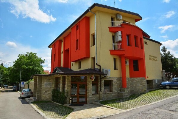 Exterior - Eleganza Family Hotel (Sofia)