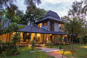 Exterior - ELIVAAS Prive Arevana Luxury Villa &Tent (Thondebavi)