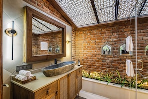 Bathroom - ELIVAAS Prive Arevana Luxury Villa &Tent (Thondebavi)