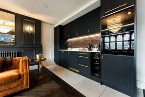 Interior - Stunning City Centre Apt (Cheshire West and Chester)