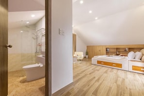 Bathroom - AuraLite Hotel - Panorama View  (Xuan Truong - Da Lat)