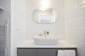 Bathroom - Vrbo Property (Milano)