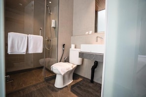Bathroom - Conjioo Hotel Jakarta Managed by MHM (Tangerang)