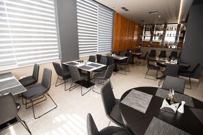 Dining - Olivia Hill Resort (Durrës)