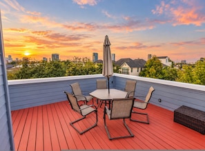 Room - Montrose Rooftop Townhome 3 Suites Sleeps 8 (Houston)